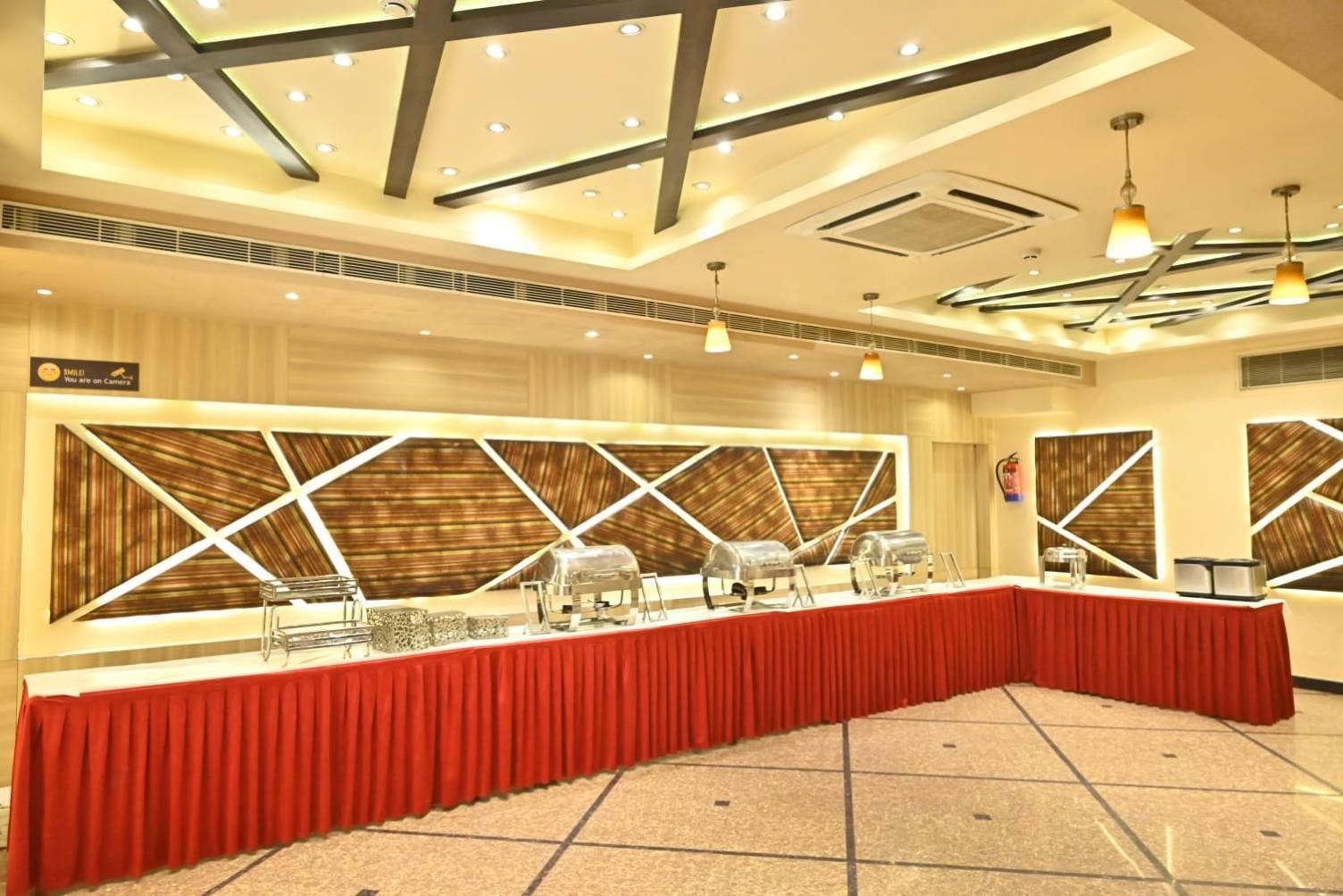 Hotel Royal Cottage Kanpur Ngoại thất bức ảnh