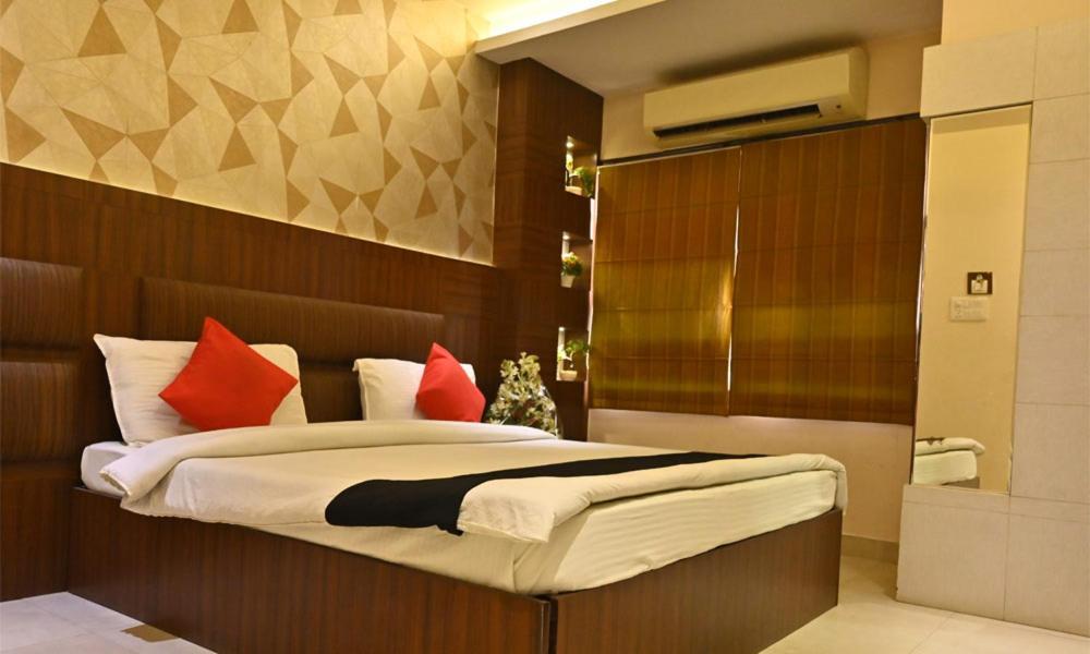 Hotel Royal Cottage Kanpur Ngoại thất bức ảnh
