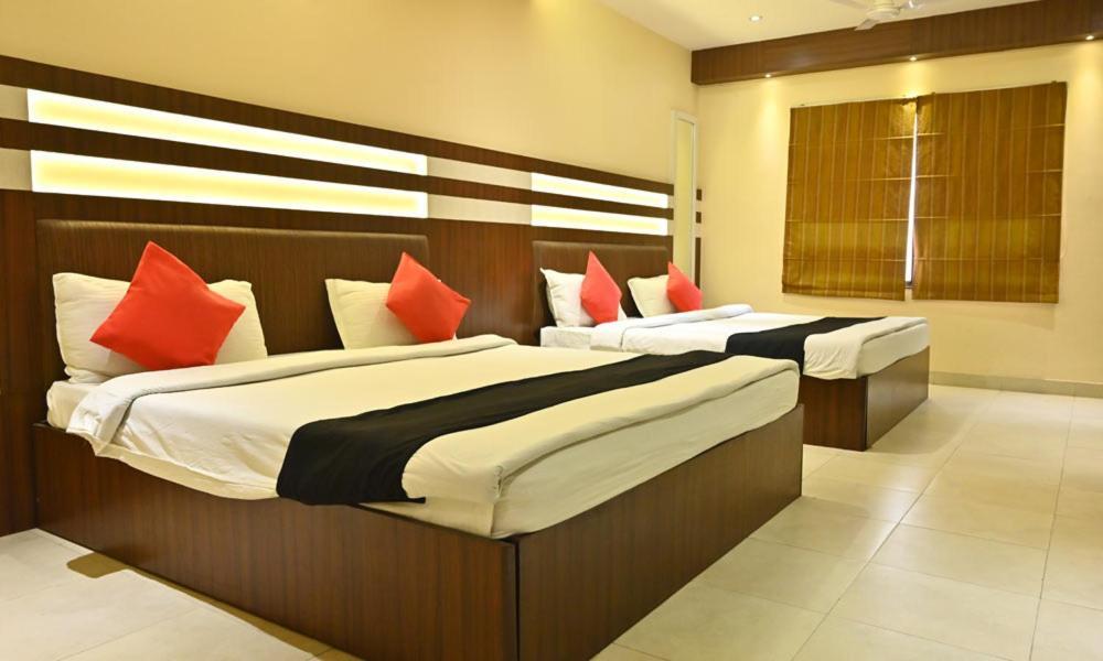 Hotel Royal Cottage Kanpur Ngoại thất bức ảnh