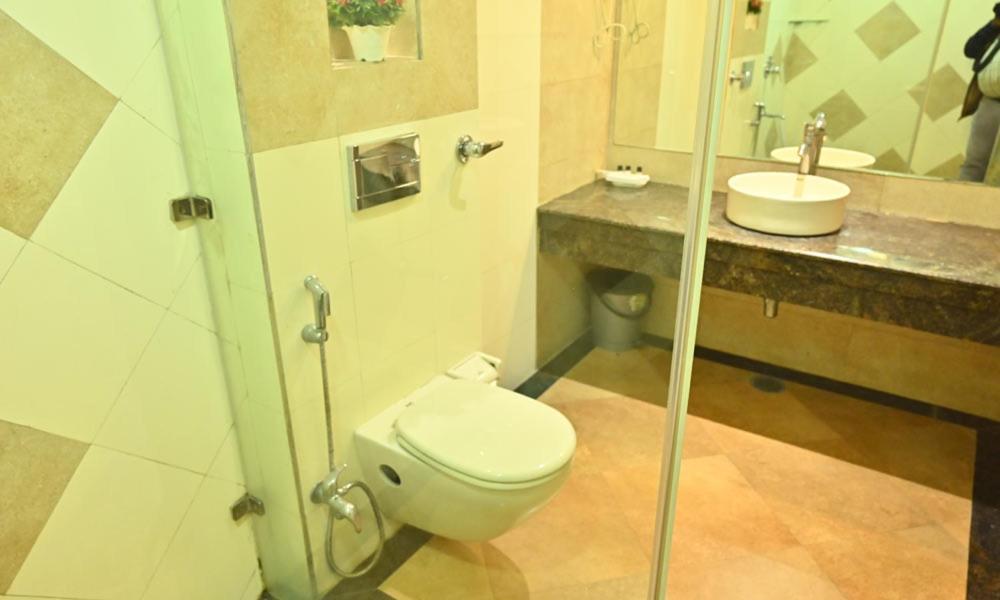 Hotel Royal Cottage Kanpur Ngoại thất bức ảnh