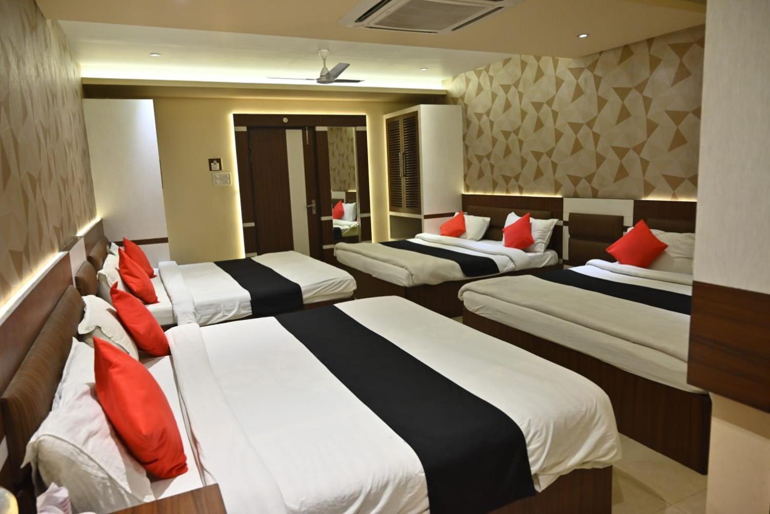 Hotel Royal Cottage Kanpur Ngoại thất bức ảnh