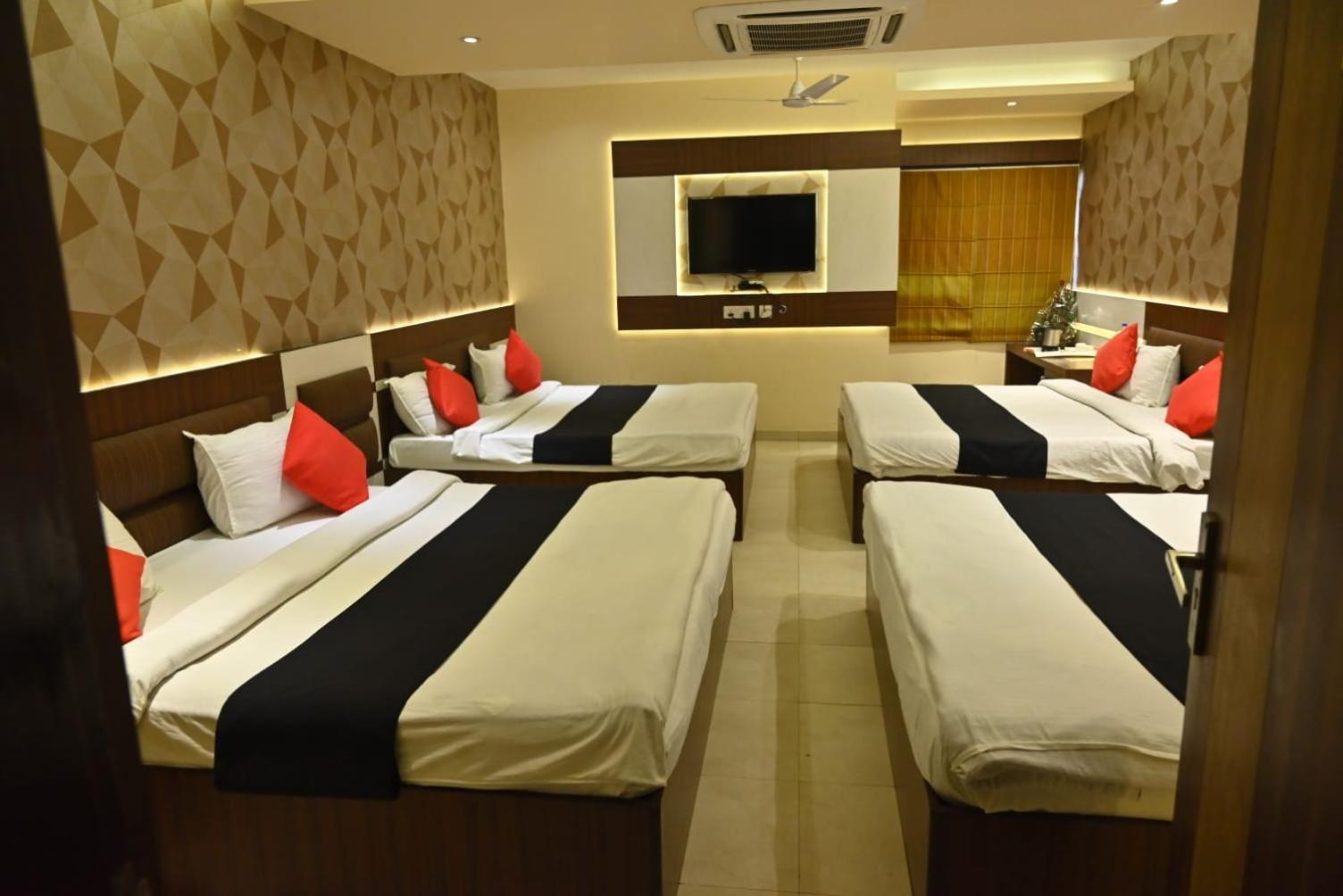 Hotel Royal Cottage Kanpur Ngoại thất bức ảnh